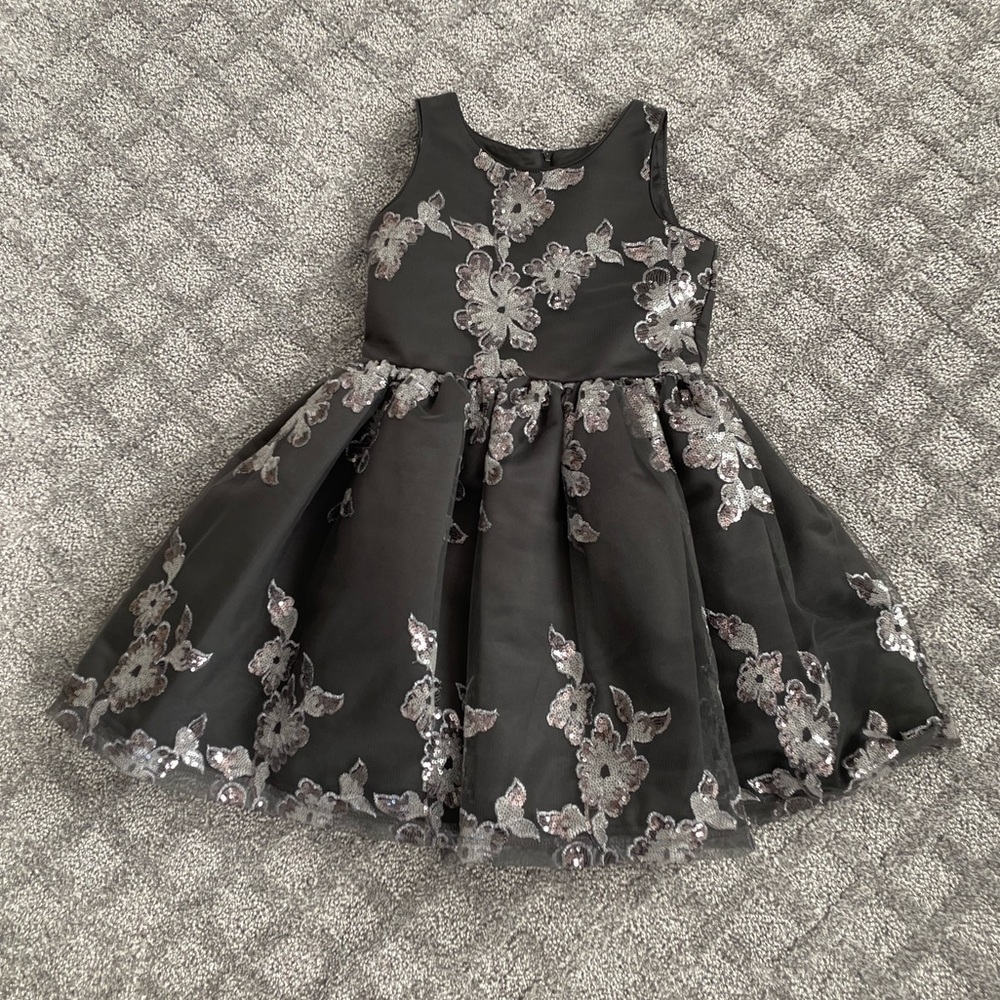 EUC Stunning Chasing Fireflies Black and Silver Sequin Dress